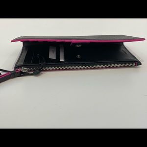 DKNY LARGE BLACK CARD WALLET